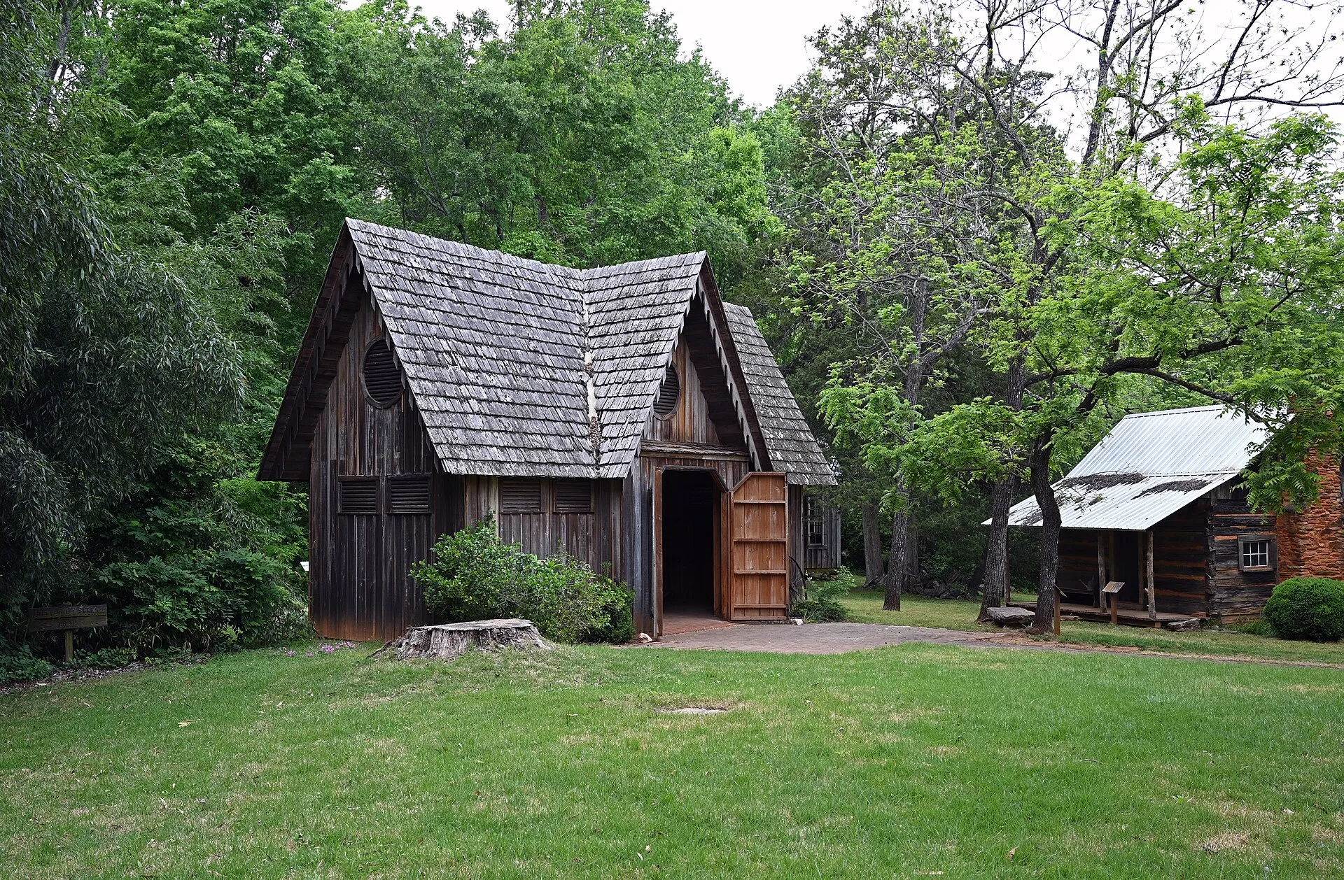 An outbuilding at Woodburn in Pendleton